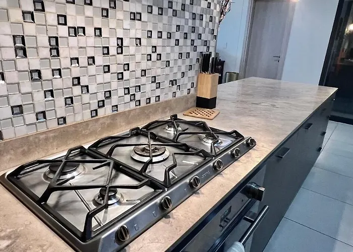 Apartment Luxury Flat In The Exclusive Area *